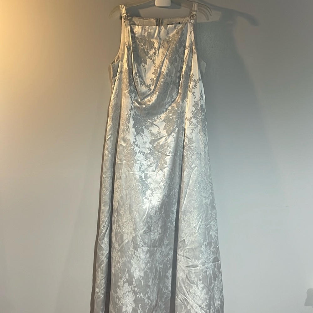 Silver formal wear size 16 onyx nite dress
